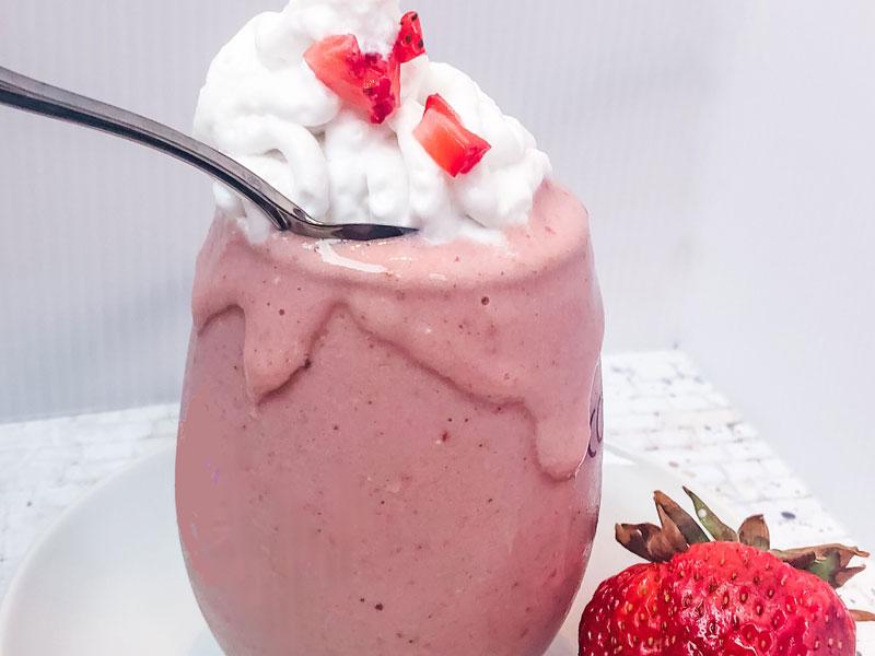 Strawberry Smoothie with Almond Milk